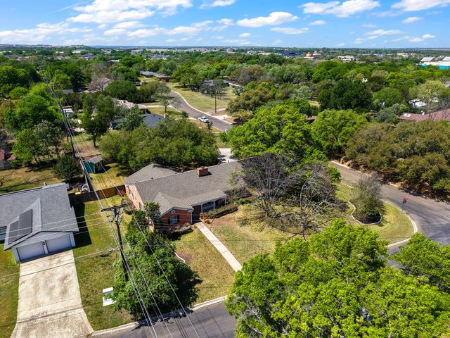 2010 N Beal Street, Belton, TX 76513