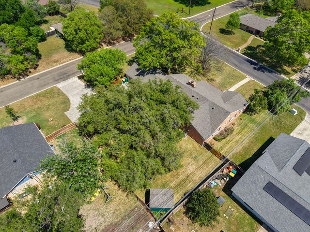 2010 N Beal Street, Belton, TX 76513