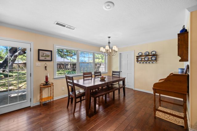 2010 N Beal Street, Belton, TX 76513