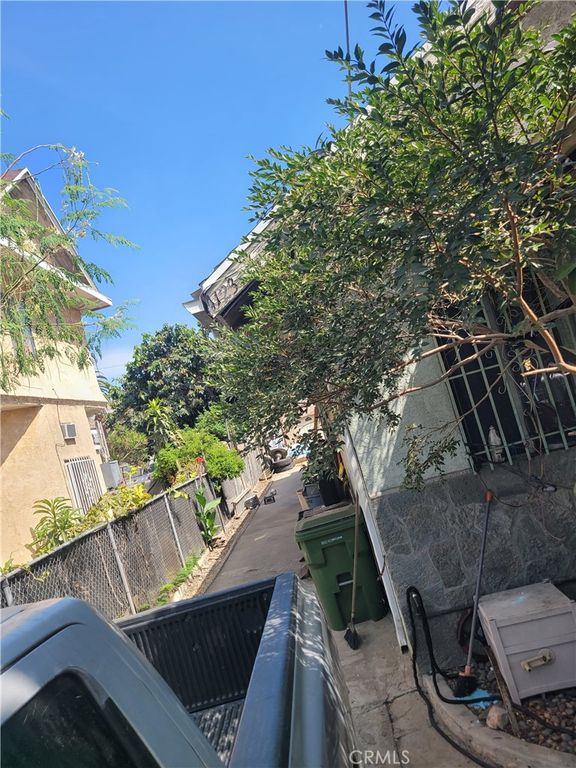1123 E 57th, Los Angeles, CA 90011 — photo 2