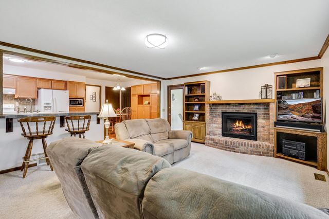 17200 Barberry Circle, Eden Prairie, MN 55346