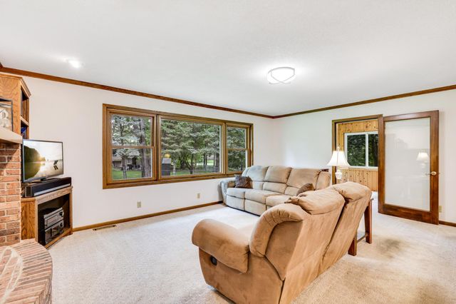 17200 Barberry Circle, Eden Prairie, MN 55346