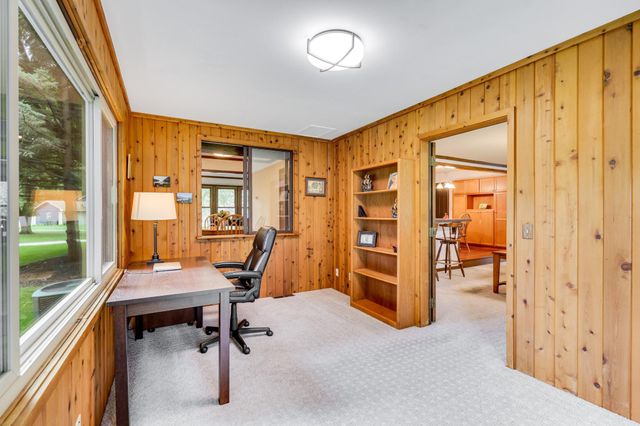 17200 Barberry Circle, Eden Prairie, MN 55346
