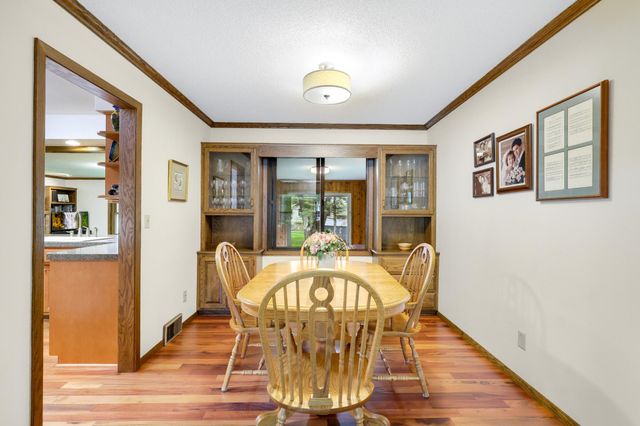17200 Barberry Circle, Eden Prairie, MN 55346