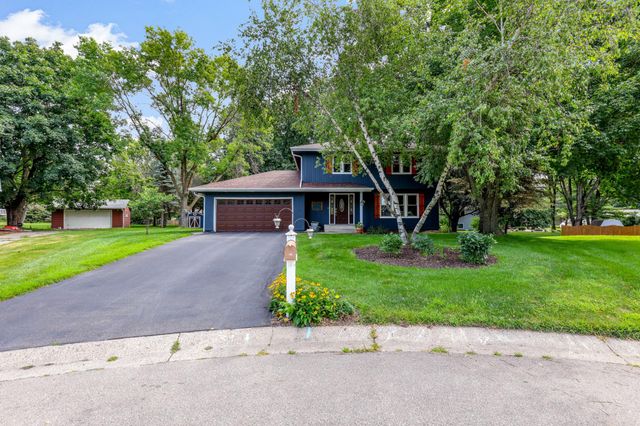 17200 Barberry Circle, Eden Prairie, MN 55346