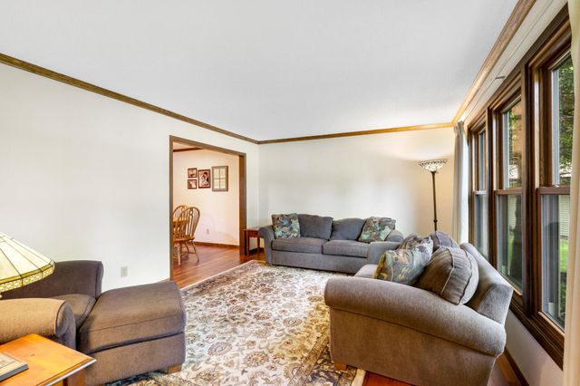17200 Barberry Circle, Eden Prairie, MN 55346