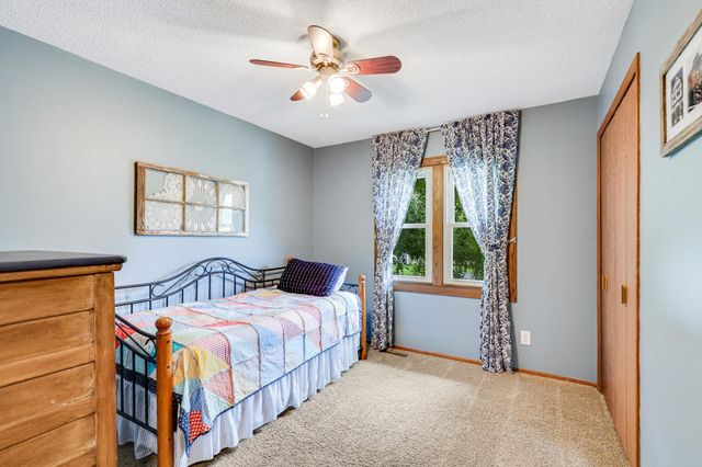 17200 Barberry Circle, Eden Prairie, MN 55346