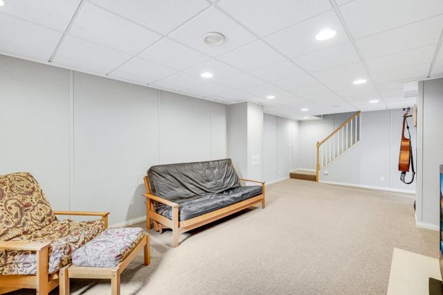 17200 Barberry Circle, Eden Prairie, MN 55346