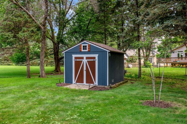 17200 Barberry Circle, Eden Prairie, MN 55346
