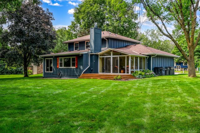 17200 Barberry Circle, Eden Prairie, MN 55346