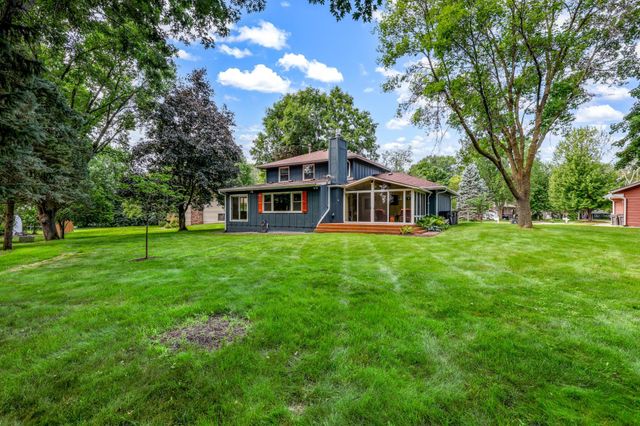 17200 Barberry Circle, Eden Prairie, MN 55346