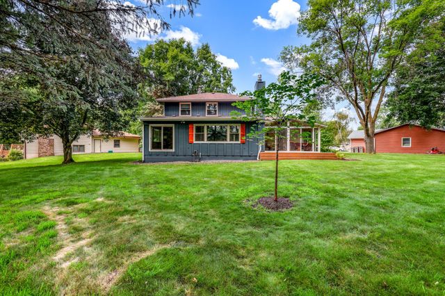 17200 Barberry Circle, Eden Prairie, MN 55346