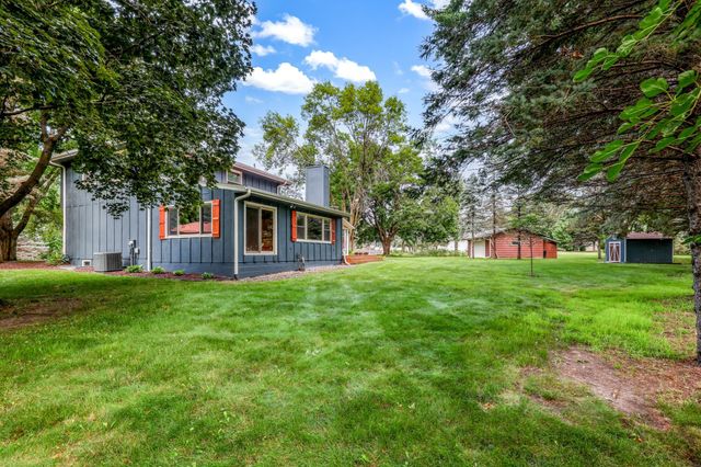 17200 Barberry Circle, Eden Prairie, MN 55346