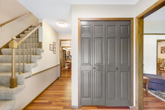 17200 Barberry Circle, Eden Prairie, MN 55346