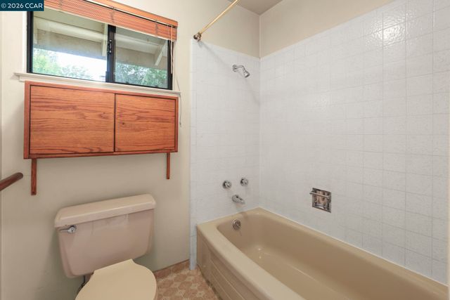 31 Oak Knoll Loop, Walnut Creek, CA 94596