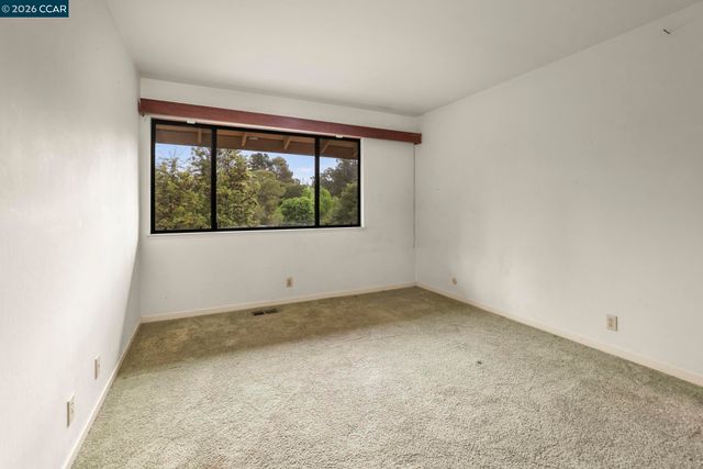 31 Oak Knoll Loop, Walnut Creek, CA 94596