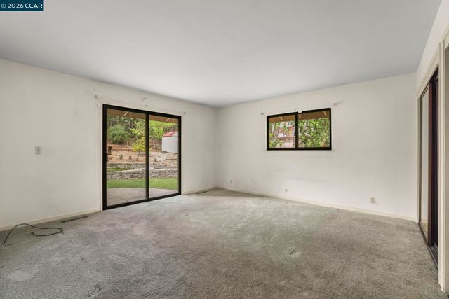 31 Oak Knoll Loop, Walnut Creek, CA 94596