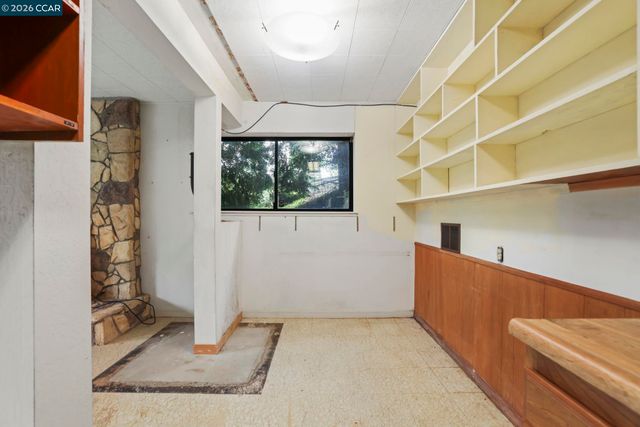 31 Oak Knoll Loop, Walnut Creek, CA 94596