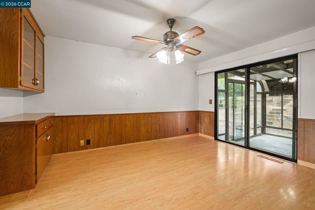 31 Oak Knoll Loop, Walnut Creek, CA 94596