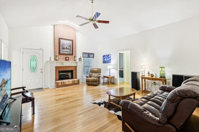 318 Dogwood Trace, Mcdonough, GA 30252