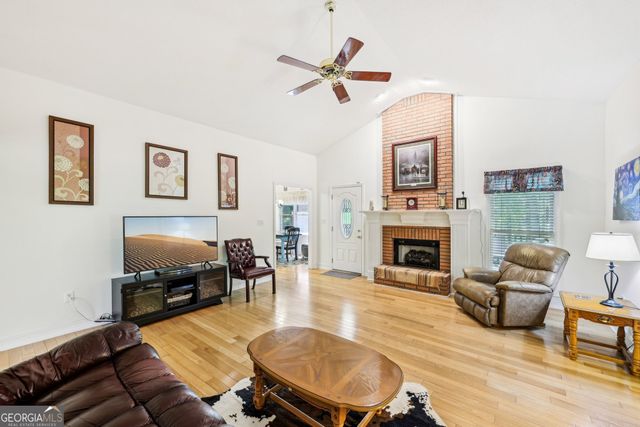 318 Dogwood Trace, Mcdonough, GA 30252