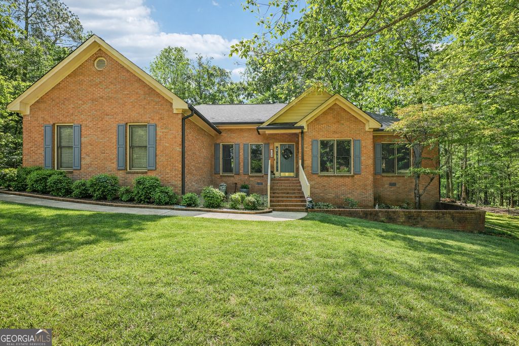 318 Dogwood Trace, Mcdonough, GA 30252