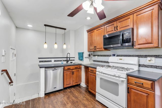 28 Dawn Cypress Lane, Jackson, NJ 08527