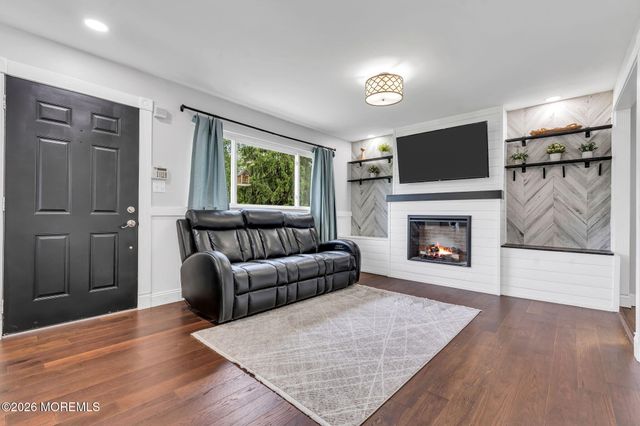 28 Dawn Cypress Lane, Jackson, NJ 08527