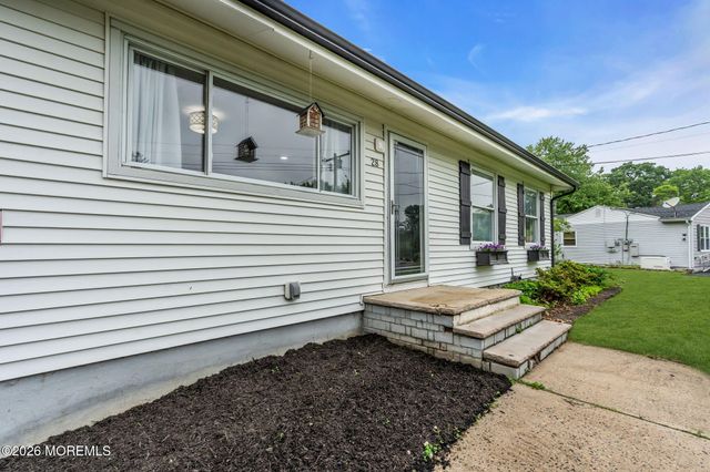 28 Dawn Cypress Lane, Jackson, NJ 08527