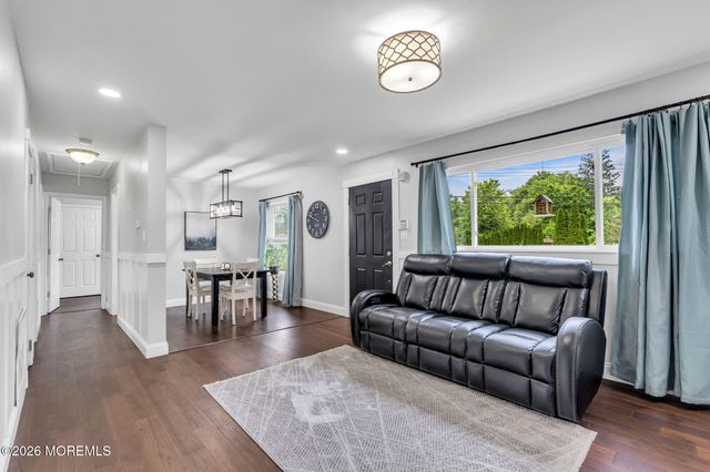 28 Dawn Cypress Lane, Jackson, NJ 08527