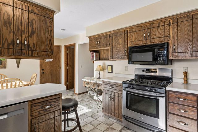 1912 Serendipity Court, New Brighton, MN 55112