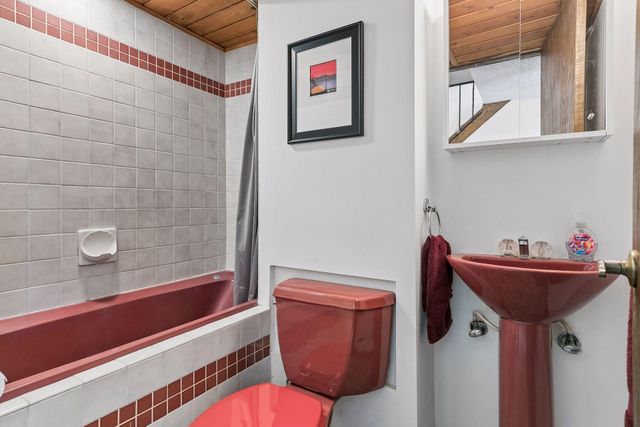 1912 Serendipity Court, New Brighton, MN 55112