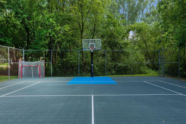 1912 Serendipity Court, New Brighton, MN 55112