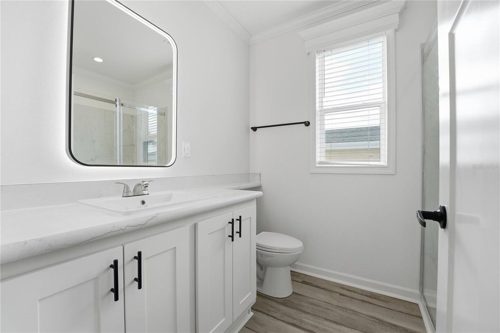 Image 11 of property listing at 3710 GULF OF MEXICO DRIVE F2, Longboat Key, FL 34228