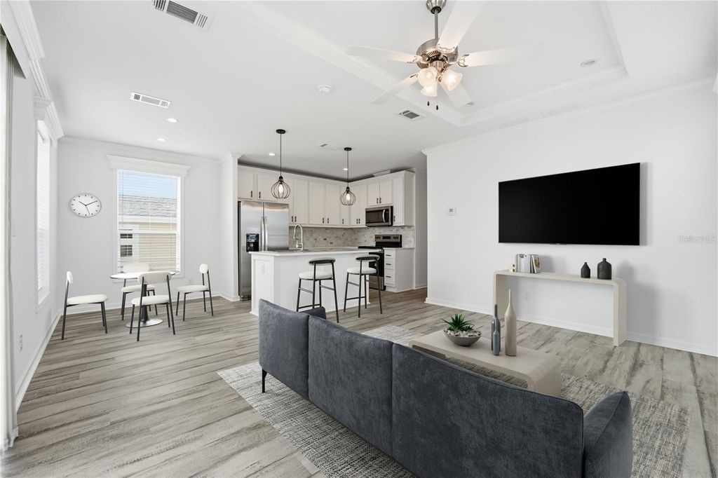 Image 3 of property listing at 3710 GULF OF MEXICO DRIVE F2, Longboat Key, FL 34228