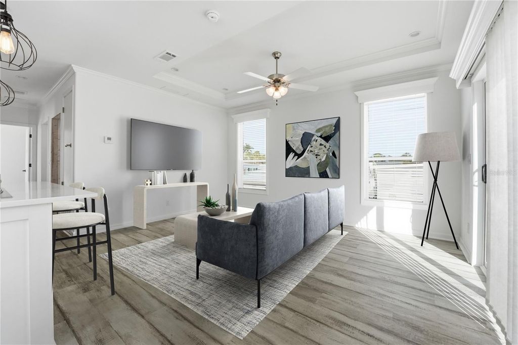 Image 4 of property listing at 3710 GULF OF MEXICO DRIVE F2, Longboat Key, FL 34228