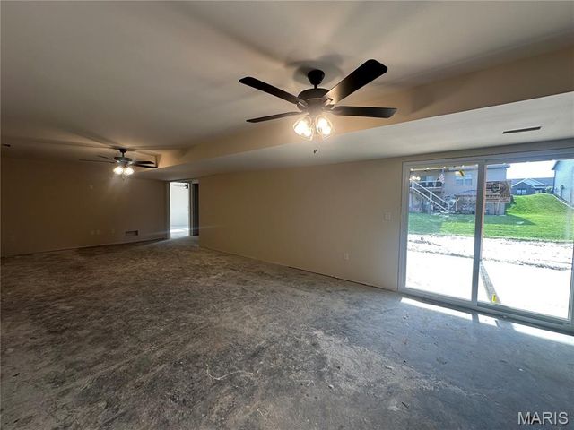 1823 Robins Mill Court, Maryville, IL 62062