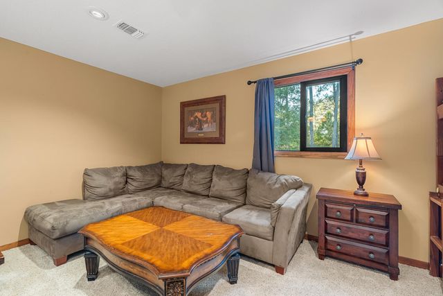 1643 S 40th Ave., Hattiesburg, MS 39402