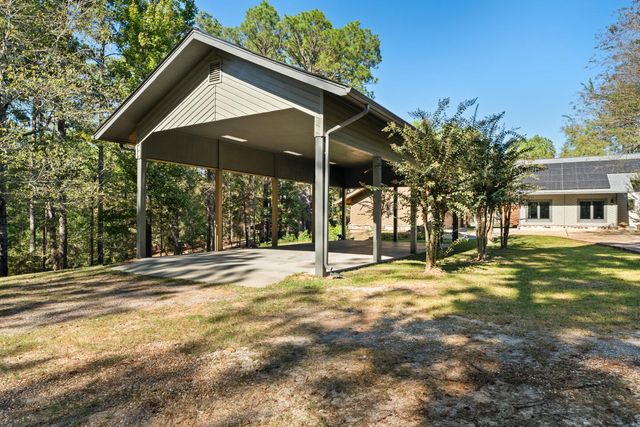 1643 S 40th Ave., Hattiesburg, MS 39402