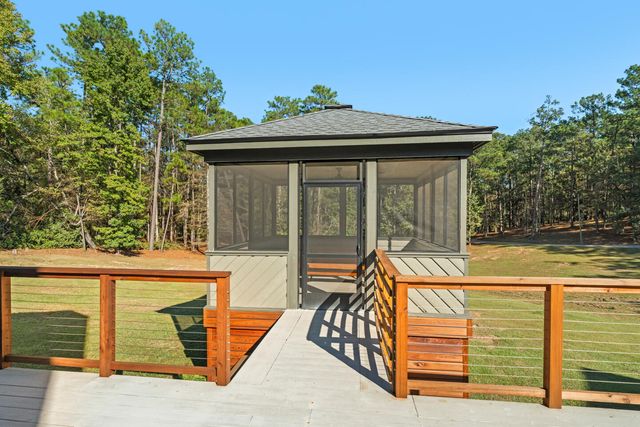 1643 S 40th Ave., Hattiesburg, MS 39402