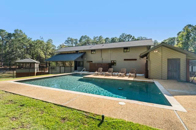 1643 S 40th Ave., Hattiesburg, MS 39402