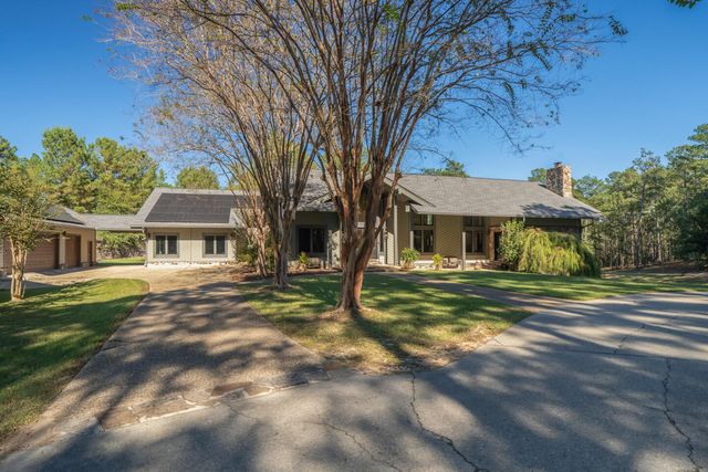 1643 S 40th Ave., Hattiesburg, MS 39402