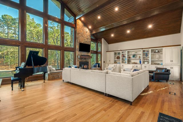 1643 S 40th Ave., Hattiesburg, MS 39402