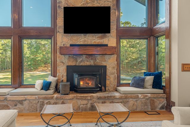 1643 S 40th Ave., Hattiesburg, MS 39402