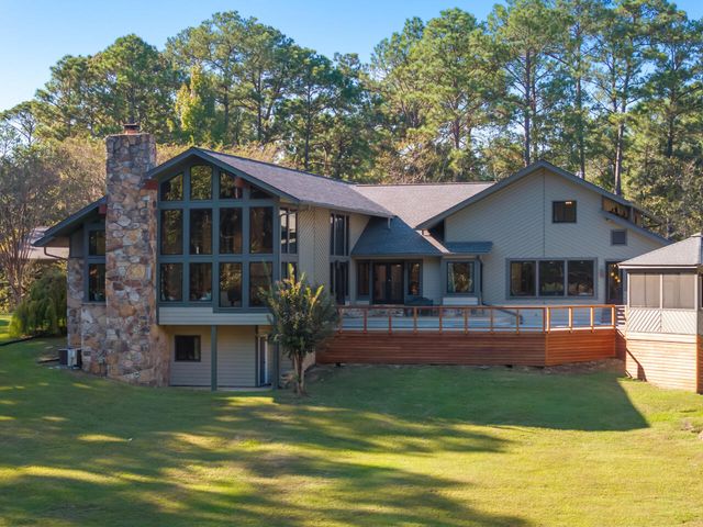 1643 S 40th Ave., Hattiesburg, MS 39402