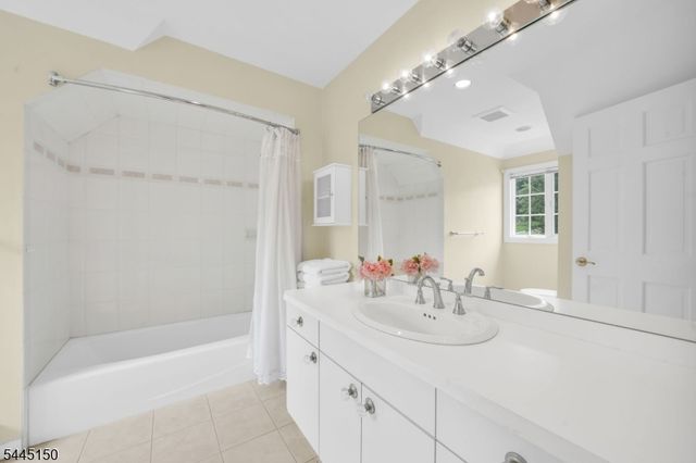 817 Peach Tree Ln, Franklin Lakes Boro, NJ 07417