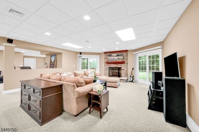817 Peach Tree Ln, Franklin Lakes Boro, NJ 07417