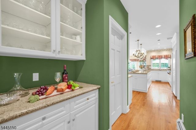 817 Peach Tree Ln, Franklin Lakes Boro, NJ 07417