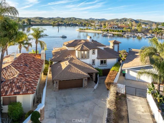 22250 Village Way, Canyon Lake, CA 92587