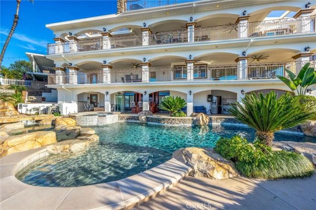 22250 Village Way, Canyon Lake, CA 92587
